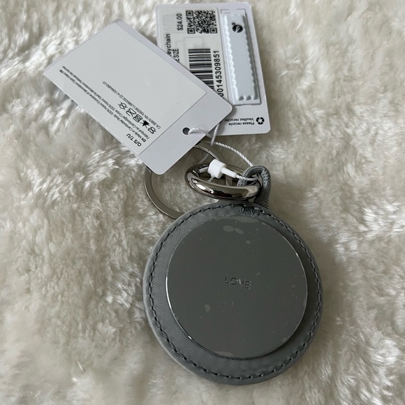 lululemon Logo Bag Charm & Keychain/ Silver/Silver Drop - Picture 3 of 4